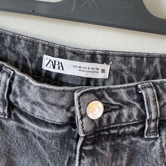 ⭕️ ZARA Denim Shorts Grey - Picture 3 of 9